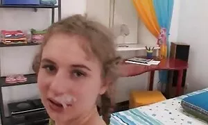 ក្មេង​ជំទង់​យំ​ពី​កា ...